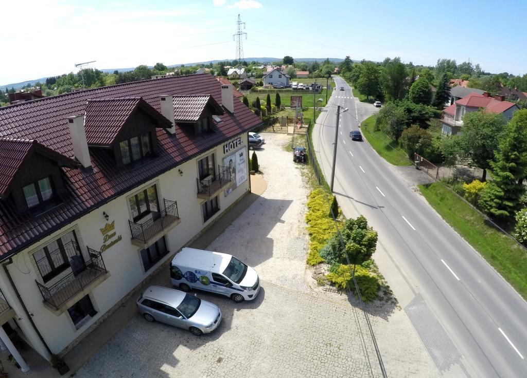 Dwa Bratanki Hotel Rzeszów Exterior foto