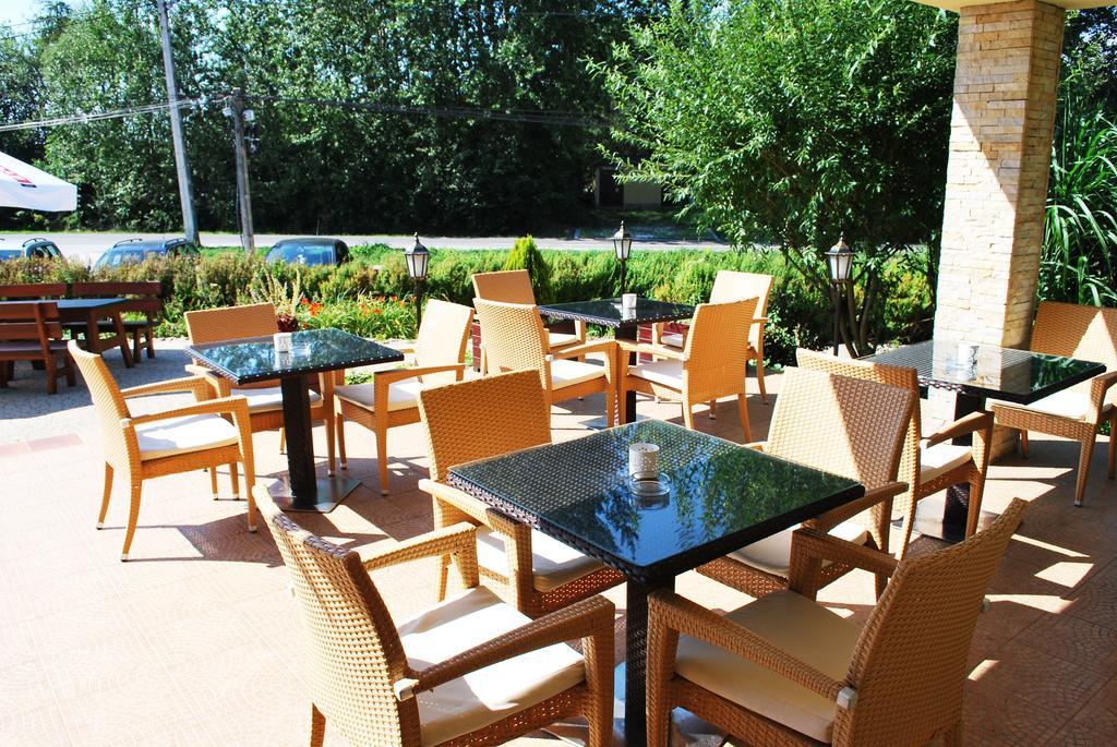 Dwa Bratanki Hotel Rzeszów Exterior foto