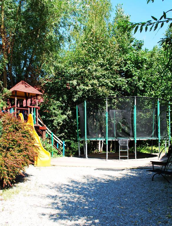 Dwa Bratanki Hotel Rzeszów Exterior foto