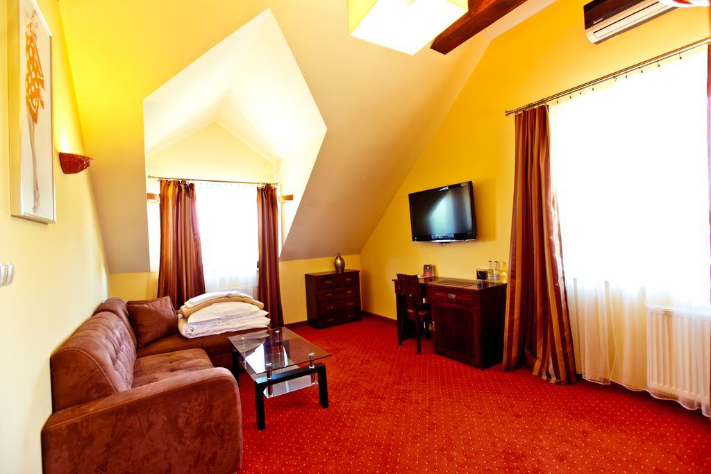 Dwa Bratanki Hotel Rzeszów Exterior foto